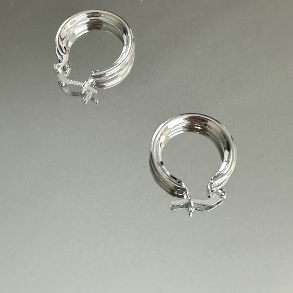 Sterling Silver 925 Hoop Earrings With Secure Clasp Crafted Solid 3.6mm - Picture 8 of 9